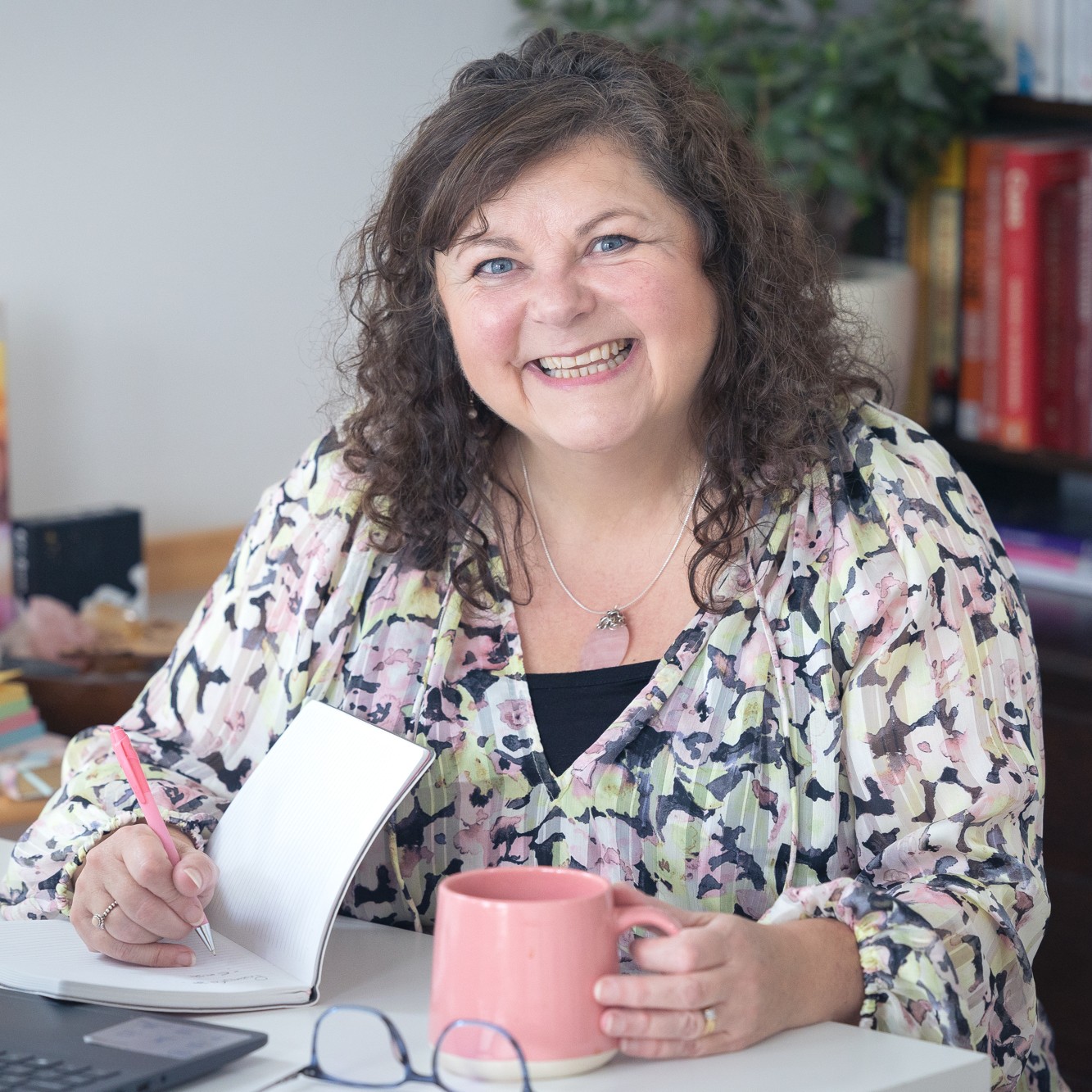 Heart to Heart Sales Logo